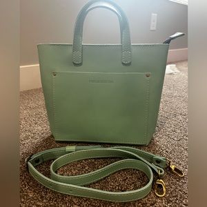 Mini crossbody in mint
